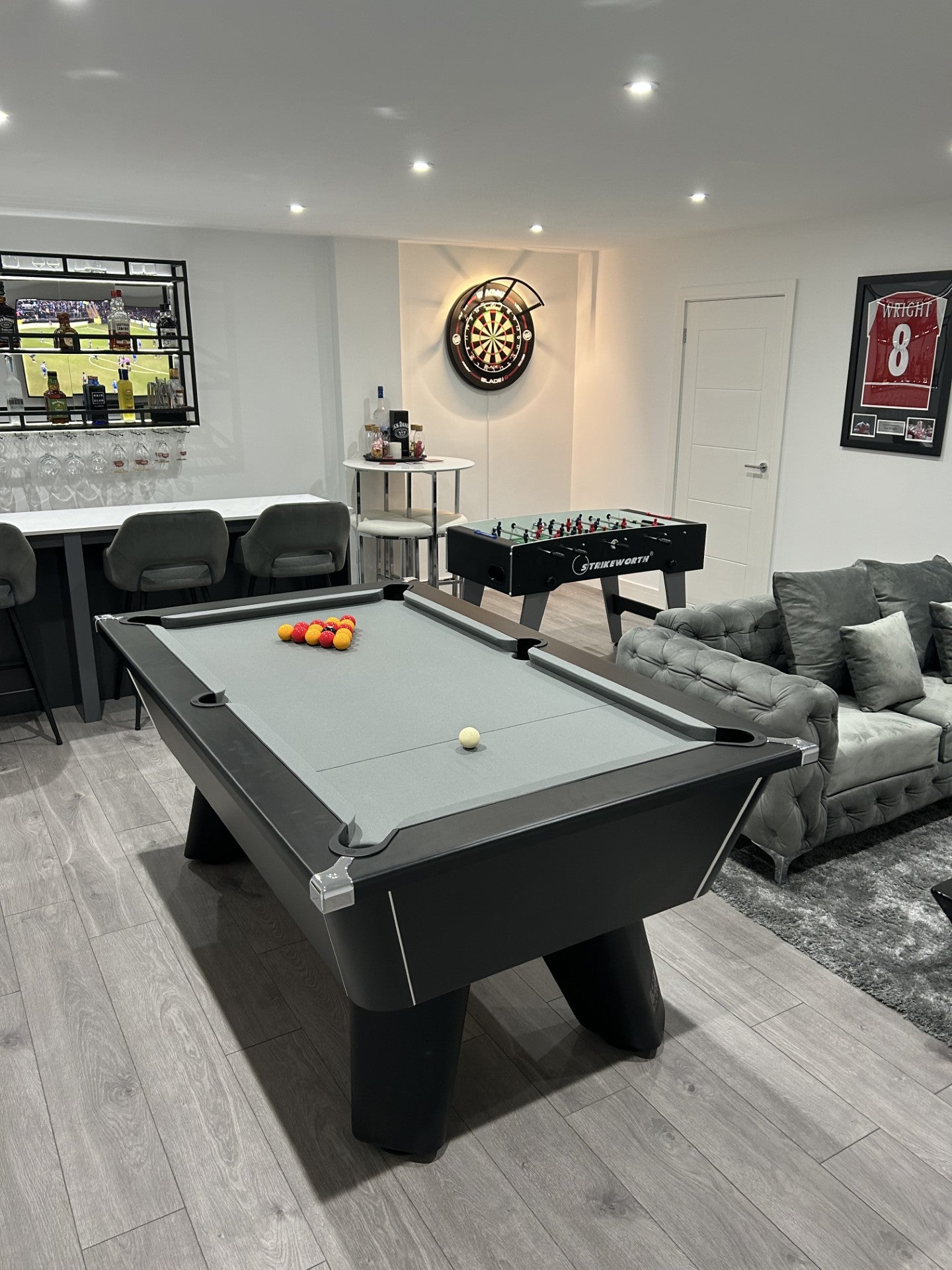 Cry Wolf Slate Pool Table - Matte Black - 6ft & 7ft