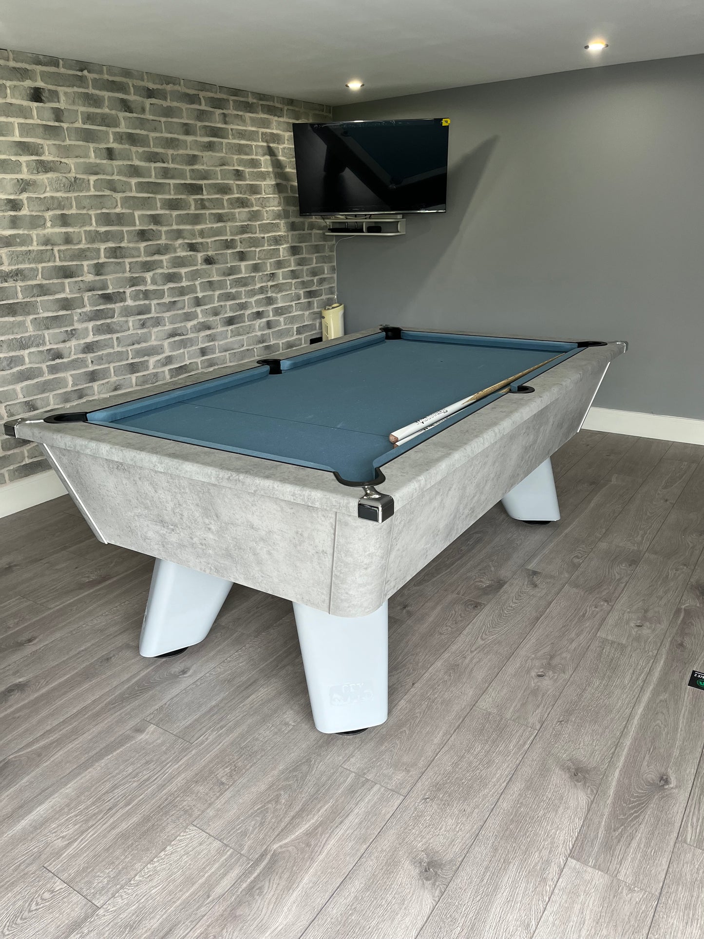 Cry Wolf Slate Pool Table - Urban Grey - 6ft & 7ft